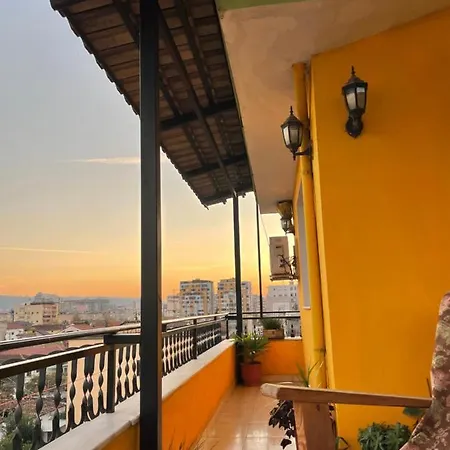 Apartment Cozy Big With Balcony Tirana