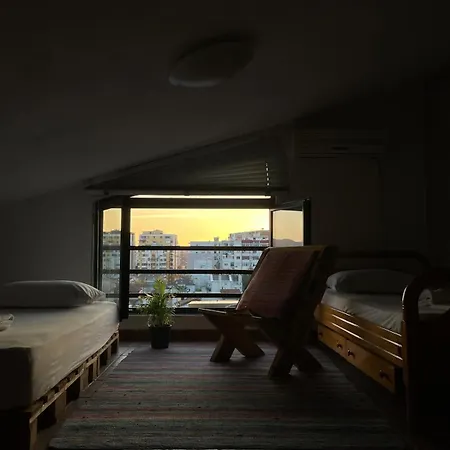 Apartment Cozy Big With Balcony Tirana